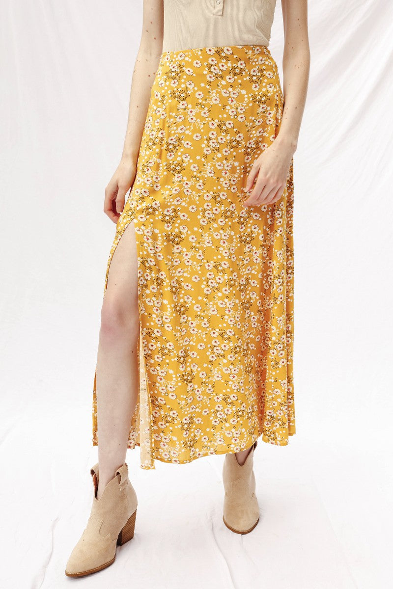 Maxi skirt with slit detail - Miss Sparkling