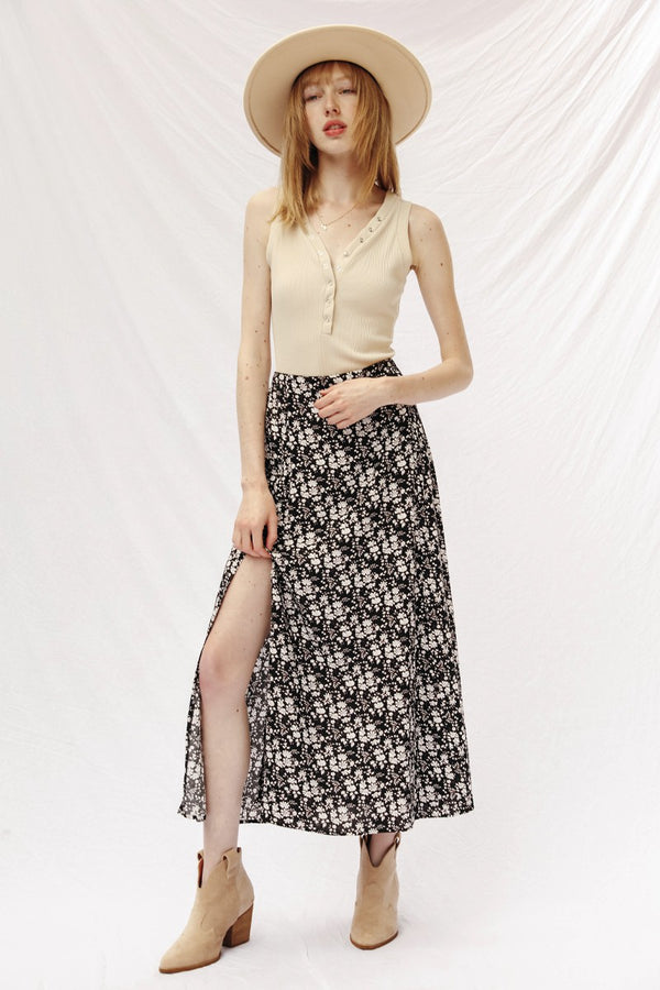 Maxi skirt with slit detail - Miss Sparkling