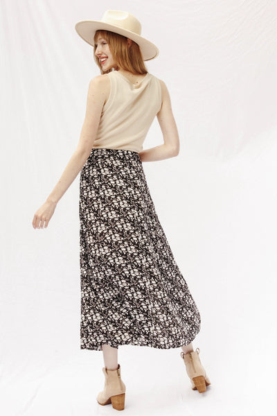 Maxi skirt with slit detail - Miss Sparkling