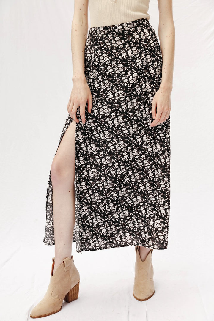 THEREDTHREAD / ザレッドスレッド】S slit fit skirt petal